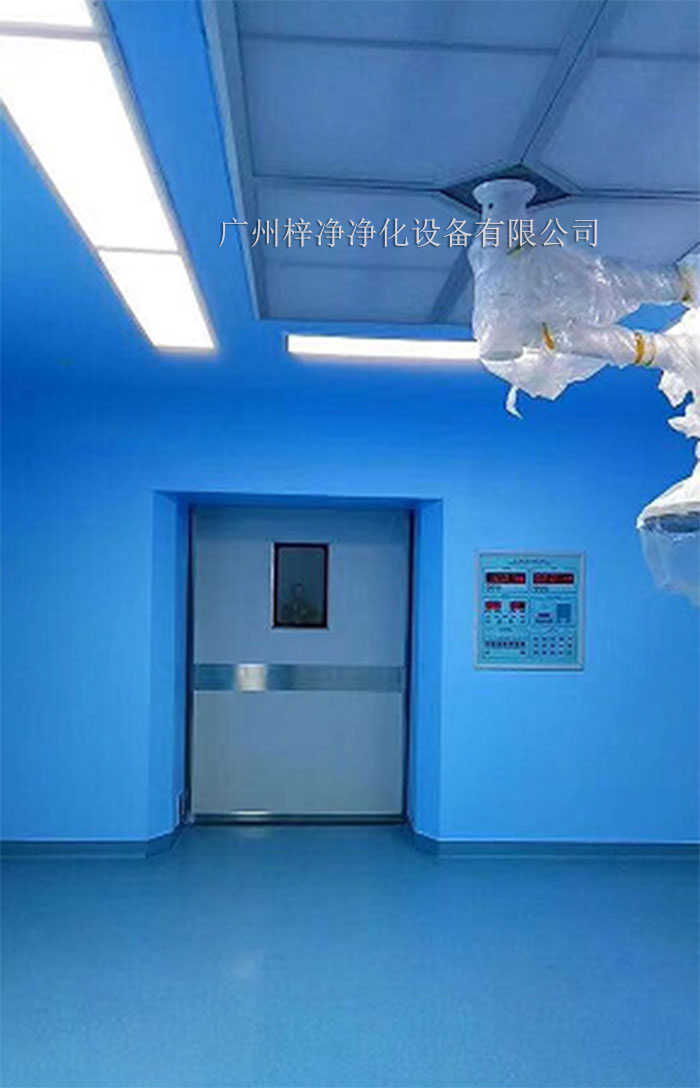 千級層流送風天花板通過氣流補償技術，使送風量滿足手術室內(nèi)的需求